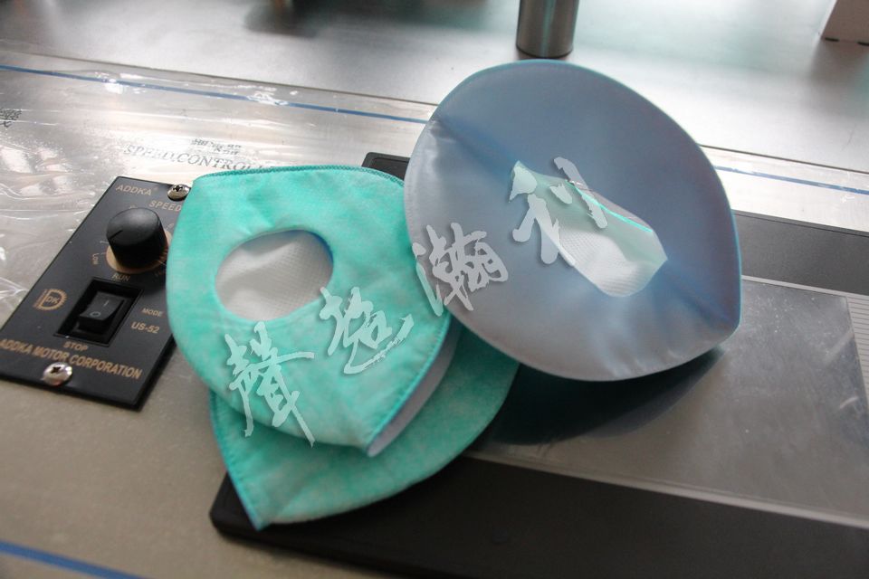 全自動蝶形支架口罩機HD-0524 全自動蝶形支架口罩機HD-0524