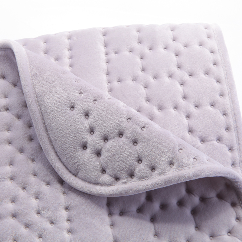 全自動大型電熱毯布線焊接縫合機HD-1218 全自動大型電熱毯布線焊接縫合機HD-1218