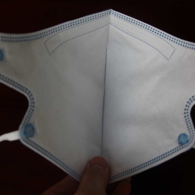 折疊口罩內(nèi)置鼻梁條機(jī)HD-0408 折疊口罩內(nèi)置鼻梁條機(jī)HD-0408