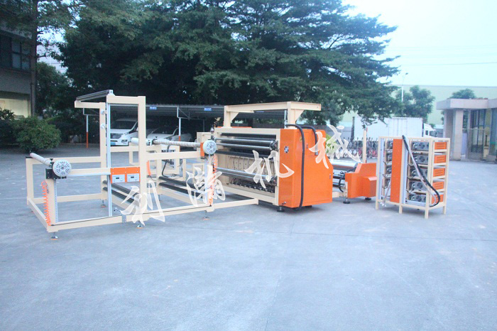 全自動<a href='http://www.m.symn.com.cn/xingyezixun/698.html' target='1' style='font-size:14px; font-weight:bold; color:#ff0000;'>超聲波<a href='http://www.m.symn.com.cn/xingyezixun/748.html' target='1' style='font-size:14px; font-weight:bold; color:#ff0000;'>裥棉機</a></a>側面