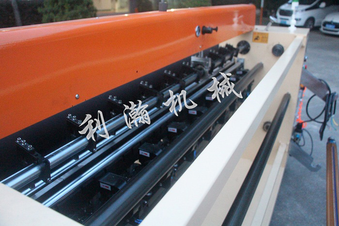 <a href='http://www.m.symn.com.cn/xingyezixun/1133.html' target='1' style='font-size:14px; font-weight:bold; color:#ff0000;'>超聲波剪切機</a>