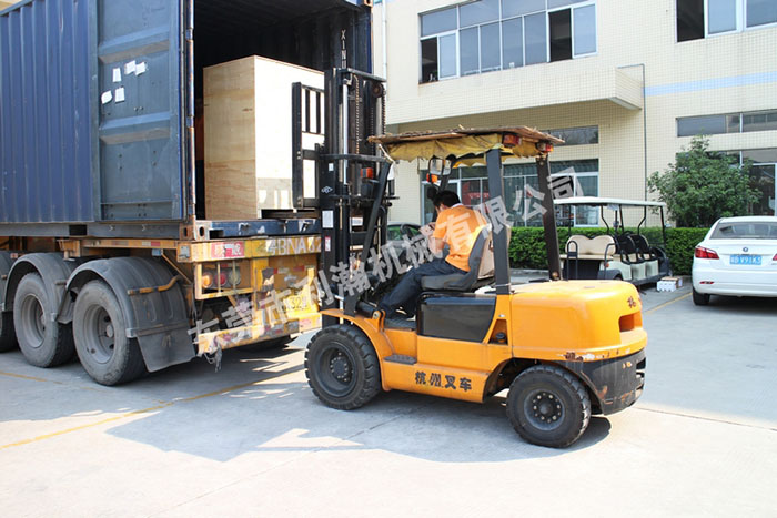 <a href='http://www.m.symn.com.cn/xingyezixun/1133.html' target='1' style='font-size:14px; font-weight:bold; color:#ff0000;'>超聲波剪切機</a>出貨